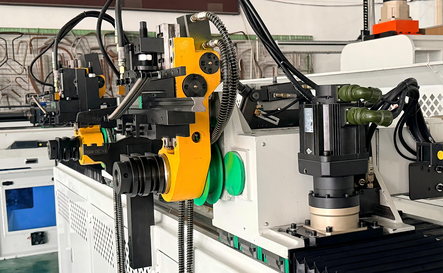 DB CNC ダブルヘッドチューブベンディングマシン DB CNC ダブルヘッドチューブベンディングマシン